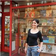 Profesora de historia pero puedo enseñar asignaturas del humanístico. Para niveles inferiores a bachillerato.